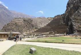 Imagem #2 do Pacote  Grupo Gadotti em Cusco + Machu Picchu no Trem Vistadome + Ollantaytambo e Pisac + Montanhas Coloridas + Salineiras de Maras e Moray 